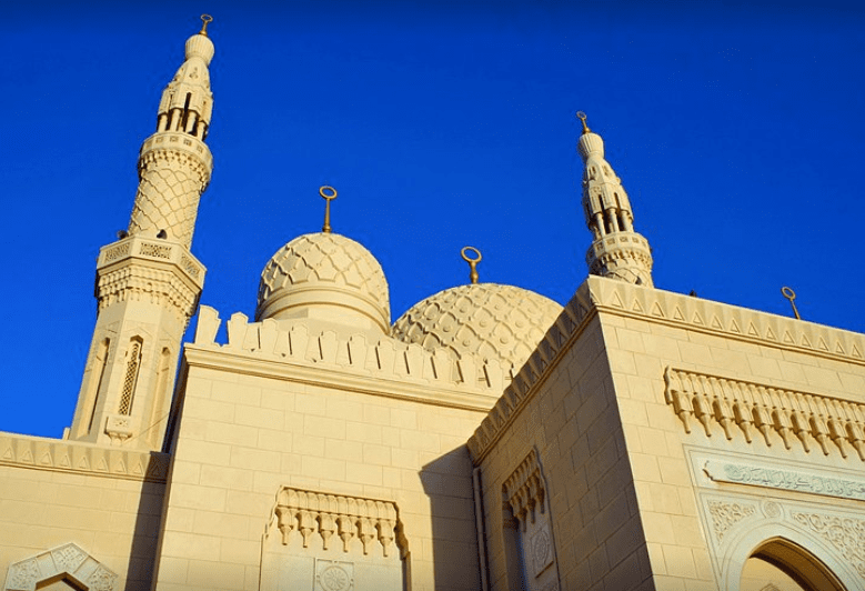 Read more about the article דברים בחינם בדובאי:סיור במסגד ג’ומיירה