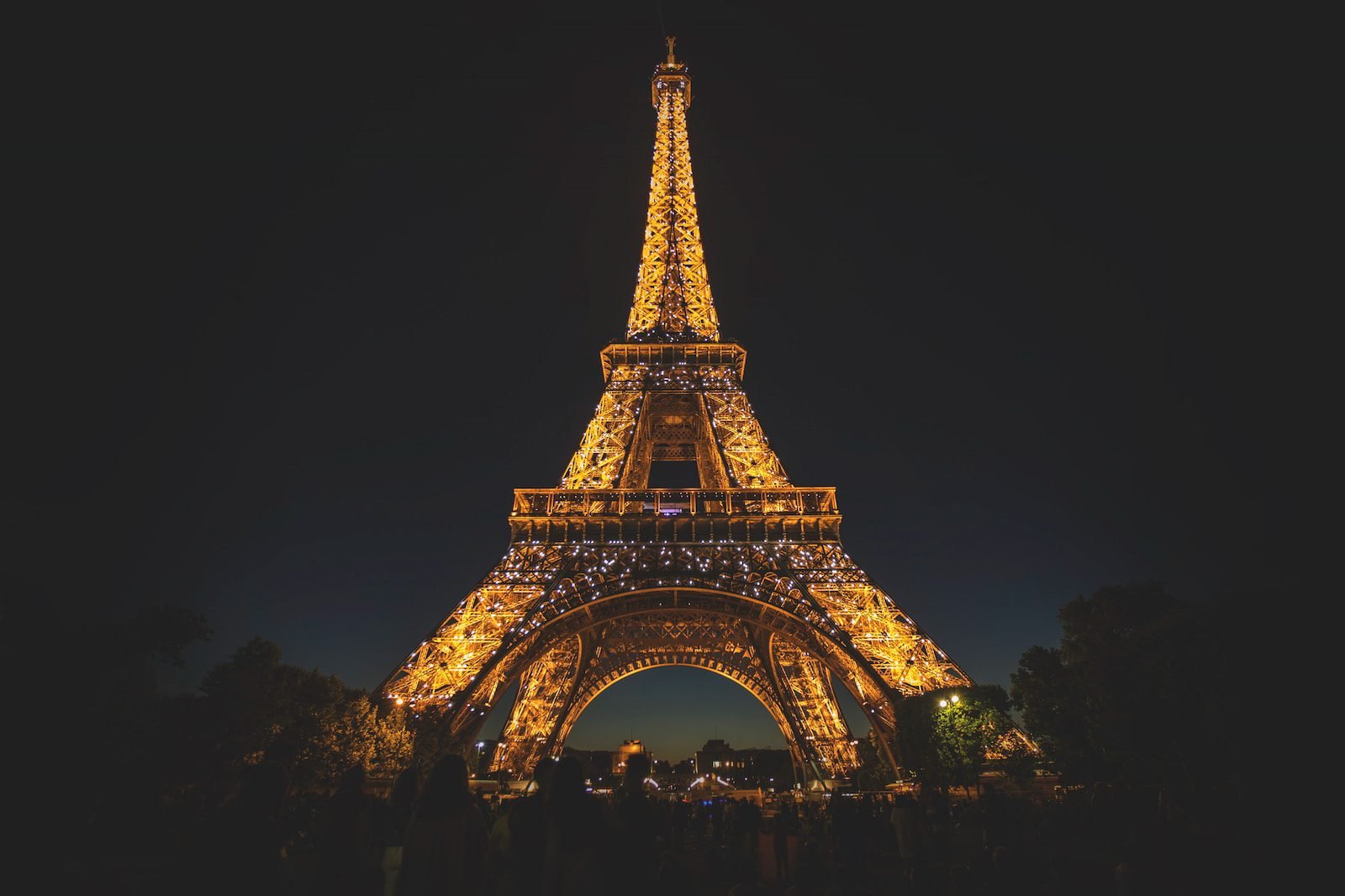 Read more about the article לגלות את הסודות של פריז: מדריך מקיף למחירים והוצאות בפריז